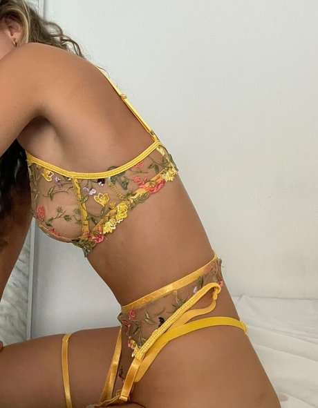 mialarelle onlyfans sex leaks