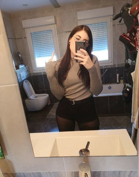 petite feet onlyfans sexy naked glimpse