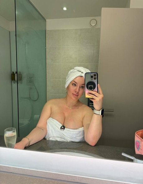 pennylondon tits onlyfans