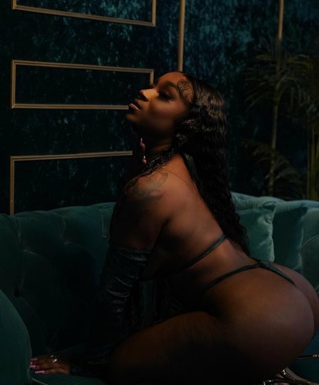 Erica Banks onlyfans leaks.