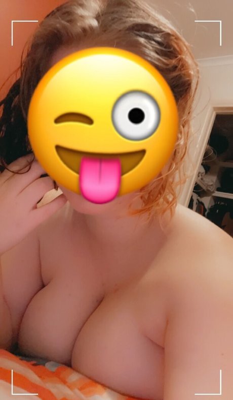 LittleFoxxy3 onlyfans naked leaked