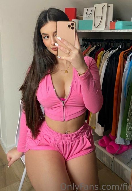 Fiona Duraku tits onlyfans