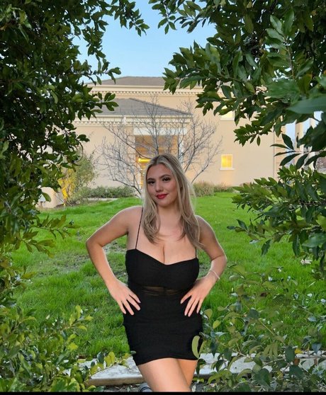 Inez Curiel onlyfans leaked pictures