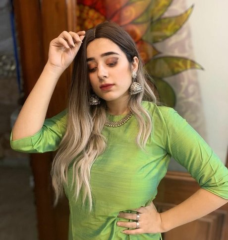 Apoorva Bhalla onlyfans lesk