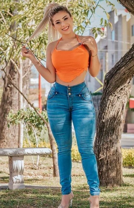 alemiarojas onlyfans leak nudes