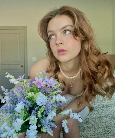 McKenzie Bell naked onlyfans leak