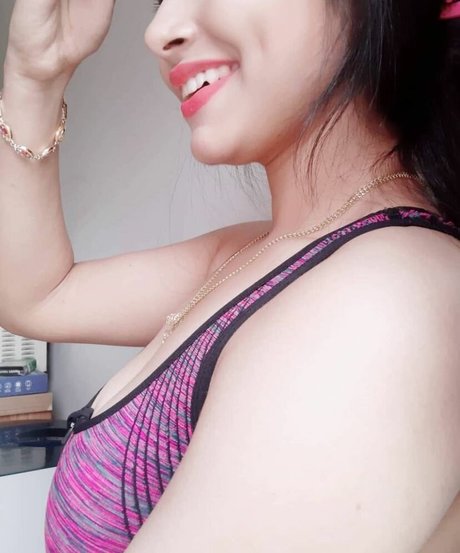 Aarohi Verma onlyfans desnuda