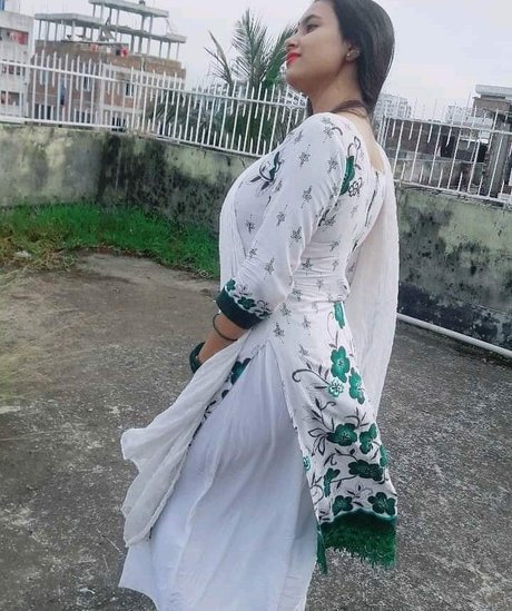 Aarohi Verma only fans nude leaks