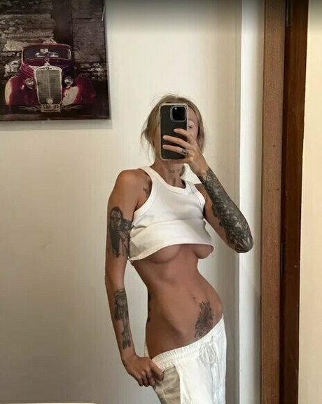 youliakyolner strip onlyfans