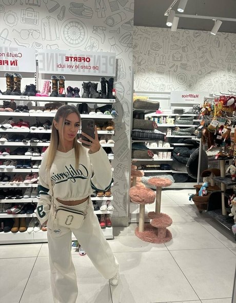 bunnysnowvip only fans pictures