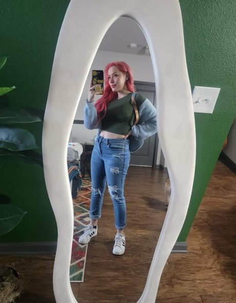 ItsLeslie nude only fans