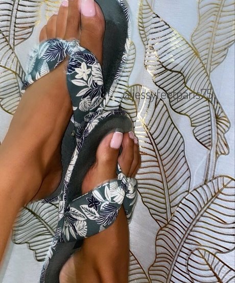 Jessyfeetparis  slide