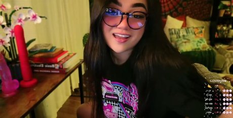 annatigarr onlyfans model