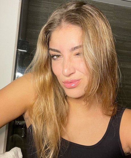 Morena Bradas leak only fans