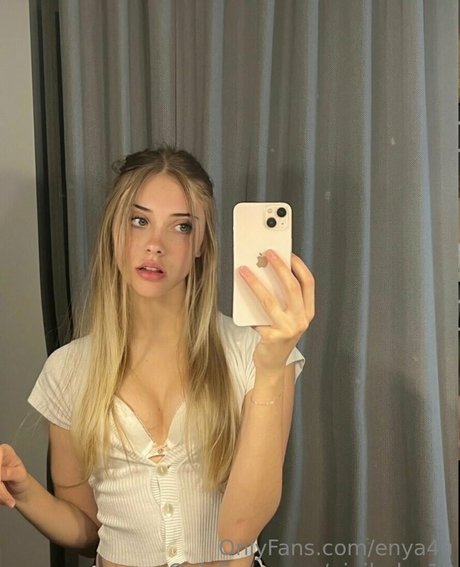 enya4u onlyfans nude pics