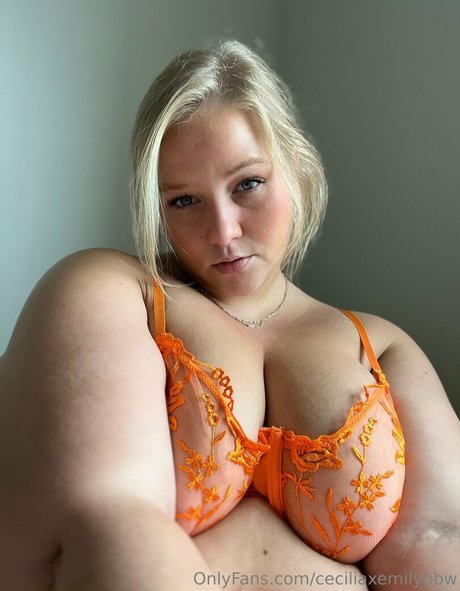 ceciliaxemilybbw onlyfans lean