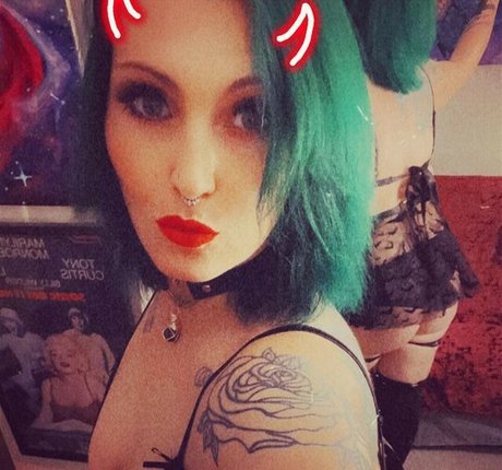 Curious Creature nude porn onlyfans