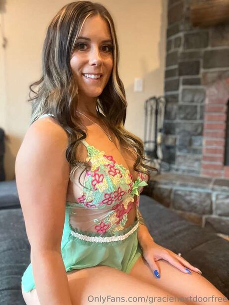 babysitter onlyfans hot porn pic