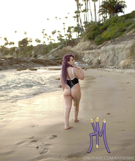 katiiemaedagoat Profile image