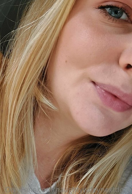 naughtywifeynextdoor new onlyfans leak