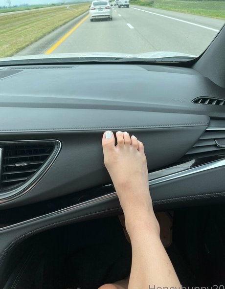 itshoneybunny2022 feet onlyfans