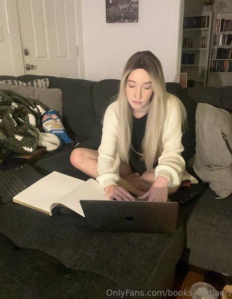 books withari onlyfans leaked pictures