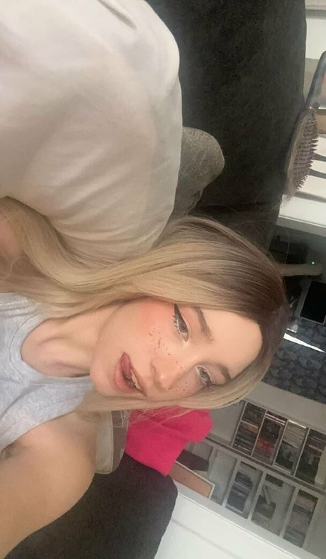 books withari onlyfans desnuda