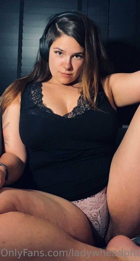 ladywheadphones leak only fans