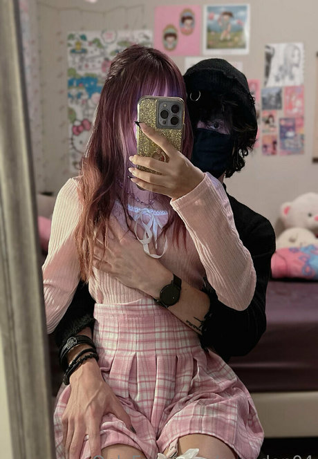 strwberrydoll onlyfans leaks.