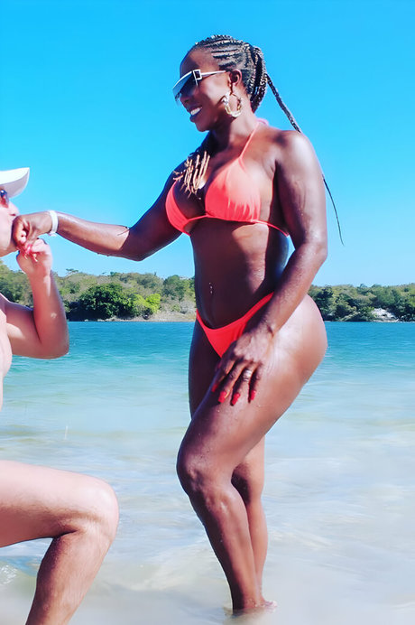 Adelia Soares leaked onlyfans