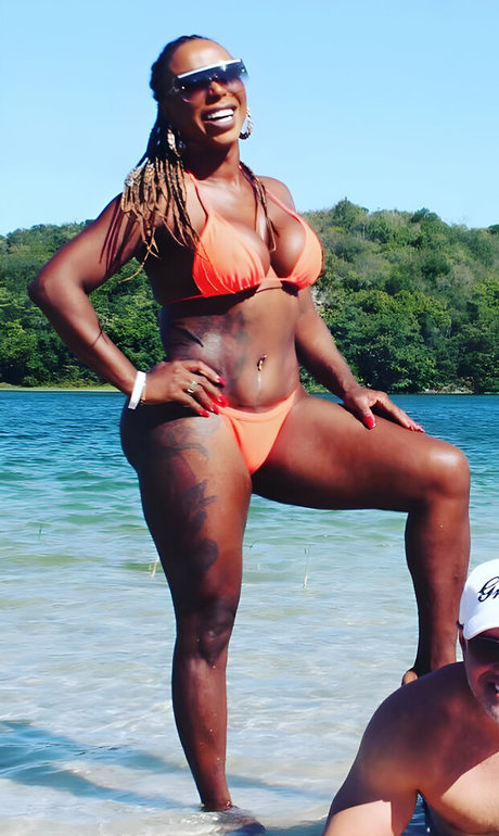 Adelia Soares on onlyfans