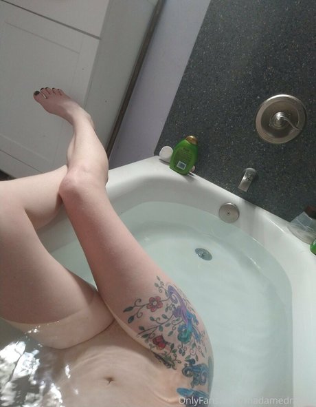 madamedragnir onlyfans pics