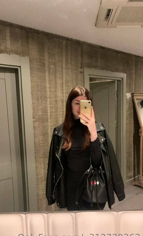 kira williams nudes onlyfans leaked