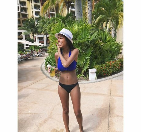 Sasha Kalra onlyfans nude photos