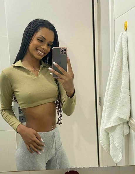 the1ayla onlyfans model