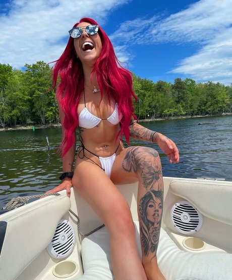 Krissytradio strip onlyfans