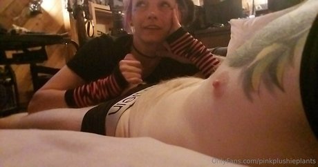 pinkplushieplants onlyfans leak