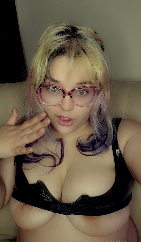 littledevilkitten onlyfans ass