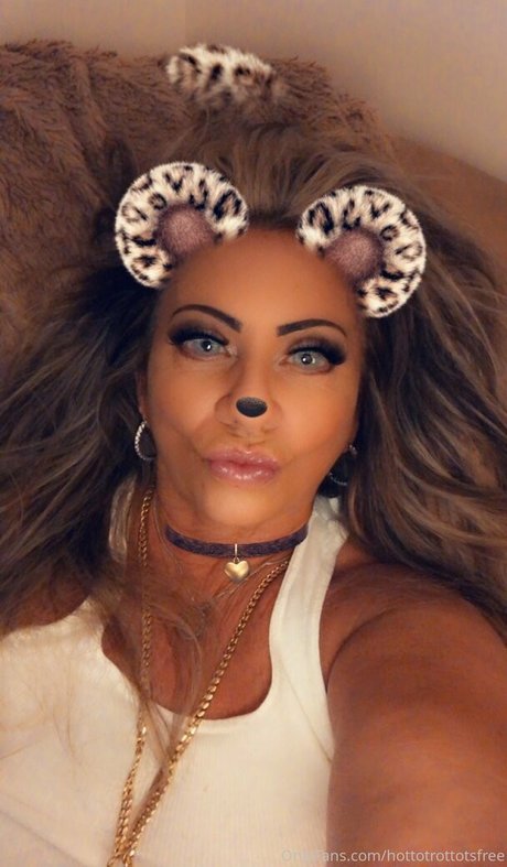 hottotrottotsfree onlyfans nudes leaks