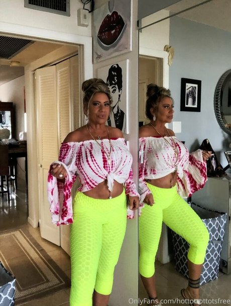 hottotrottotsfree free only fans