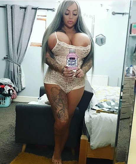 bigbustyblondeuk leaked onlyfans