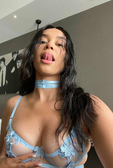 Leni Davis onlyfans model