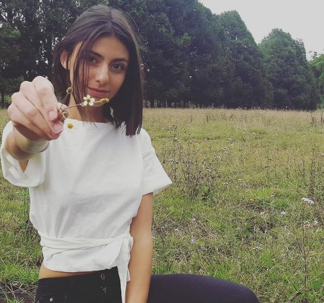 Manuela Velez naked onlyfans leak