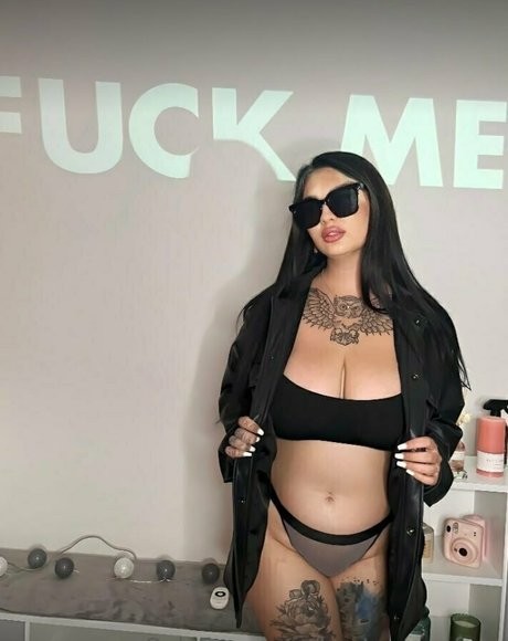 elizabeth liza leaked naked onlyfans