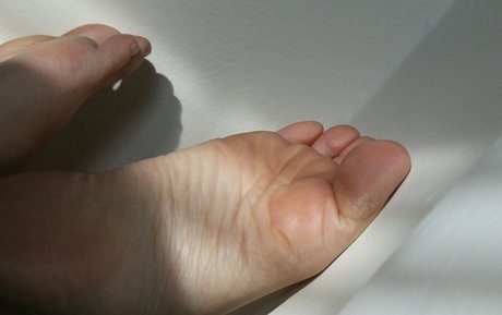 barefoot babe02  scene