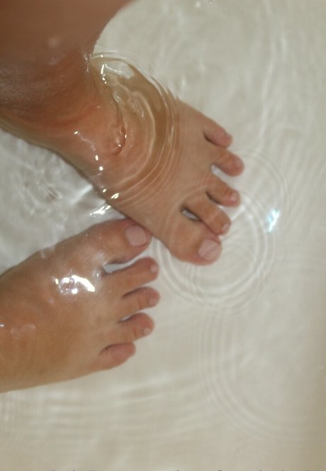 barefoot babe02 xxx onlyfans