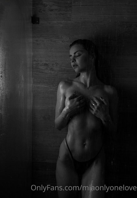 miaonlyonelove pics onlyfans