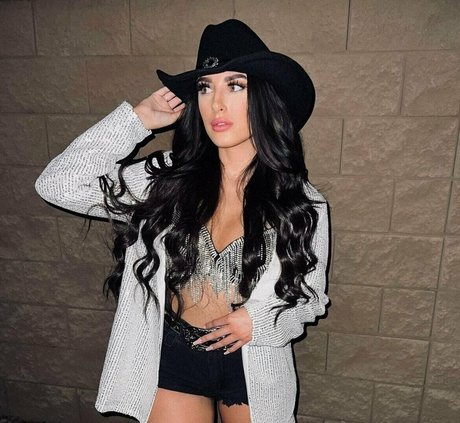 raelynn77 onlyfans model