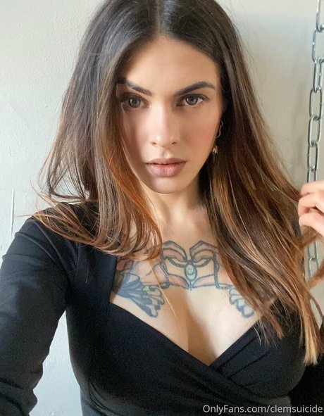 Clem French Sg nude onlyfans