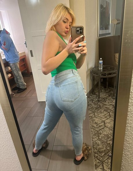 snowbunnyalii onlyfans explicit content